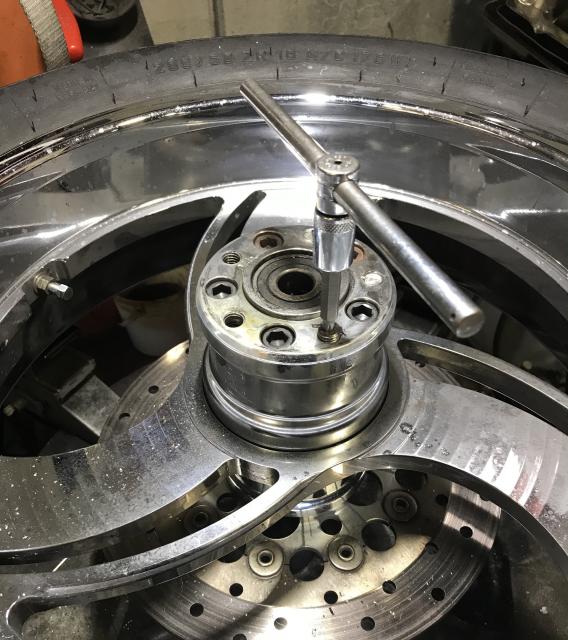 折損ボルト抜き取りの写真2